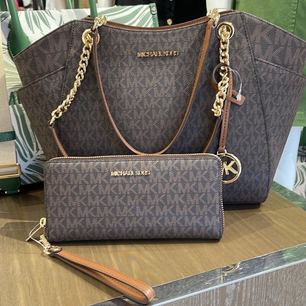 MICHAEL KORS  Jet Set Lg Shoulder Bag & JST Lg Travel CONTINENTAL wallet-wristlt